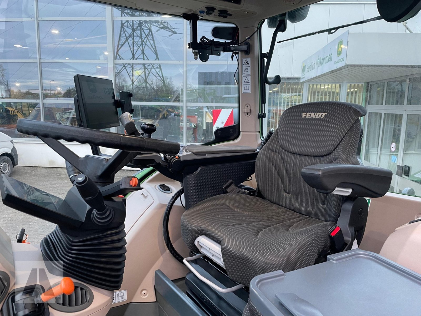 Traktor typu Fendt 724 Vario mit Frontlader, Gebrauchtmaschine w Regensburg (Zdjęcie 12)