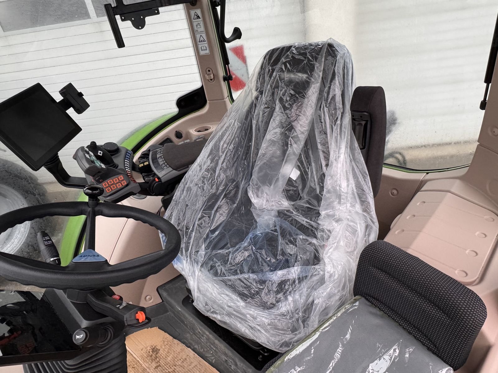 Traktor tip Fendt 724 Vario Power+, Neumaschine in Traberg (Poză 14)