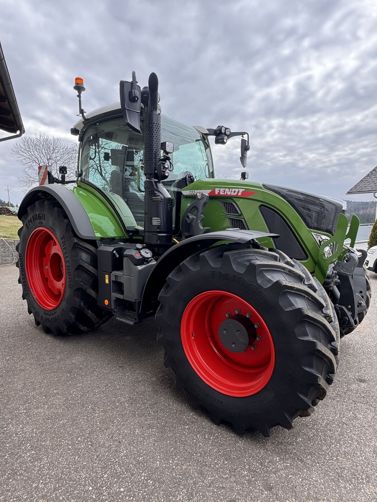 Traktor от тип Fendt 724 Vario Power+, Neumaschine в Traberg (Снимка 3)