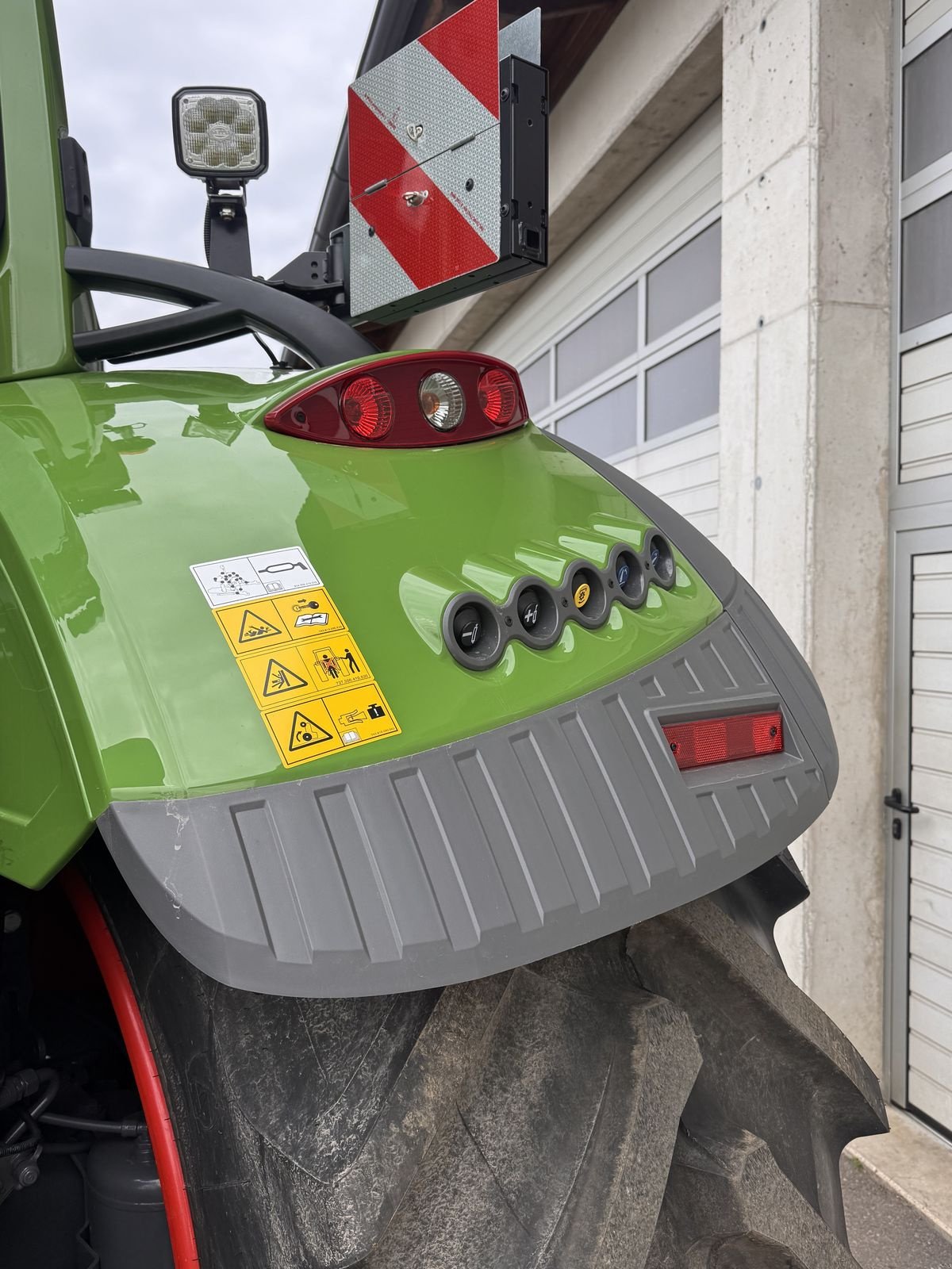 Traktor от тип Fendt 724 Vario Power+, Neumaschine в Traberg (Снимка 11)