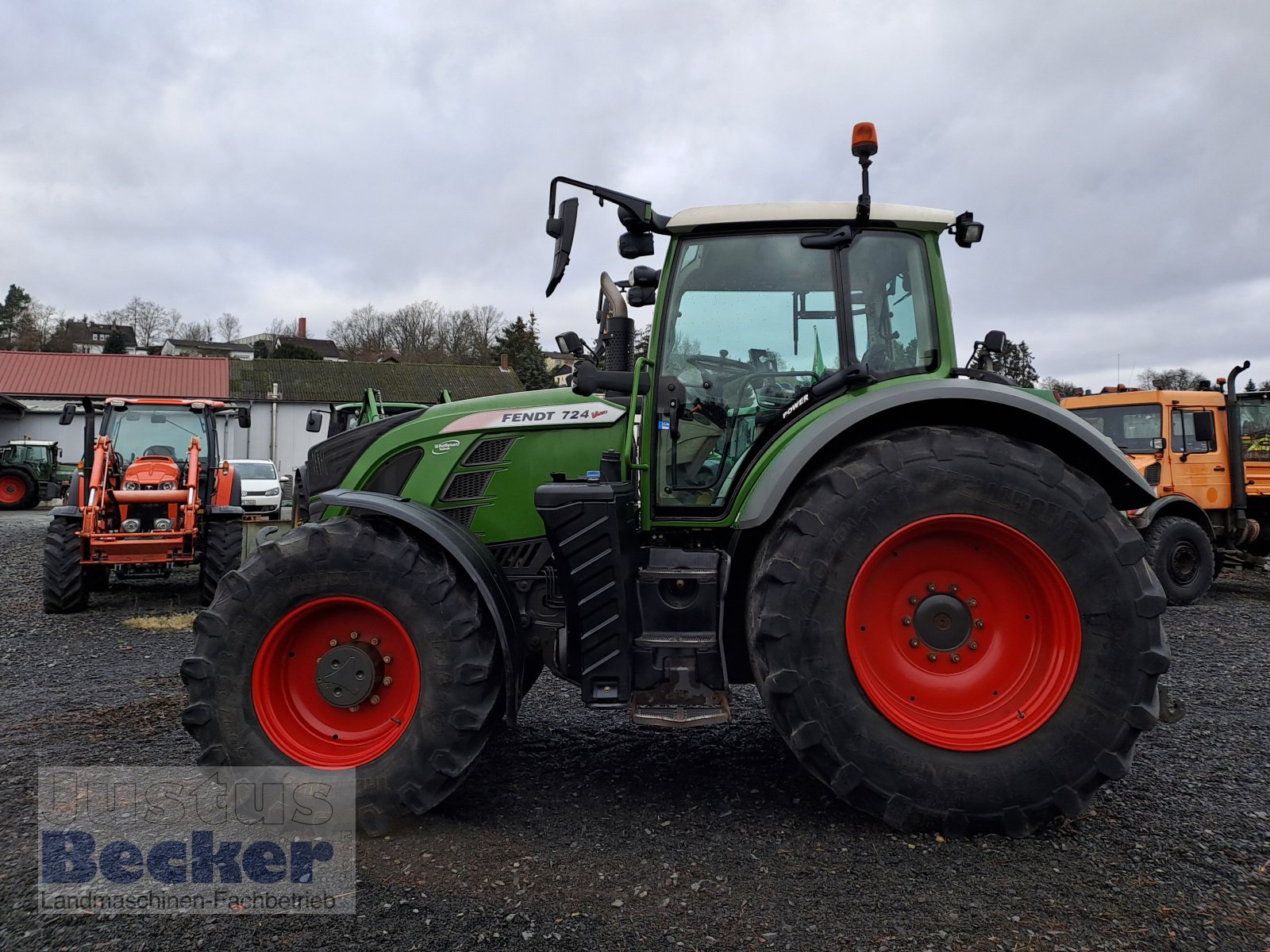 Traktor van het type Fendt 724 Vario Power, Gebrauchtmaschine in Weimar-Niederwalgern (Foto 2)
