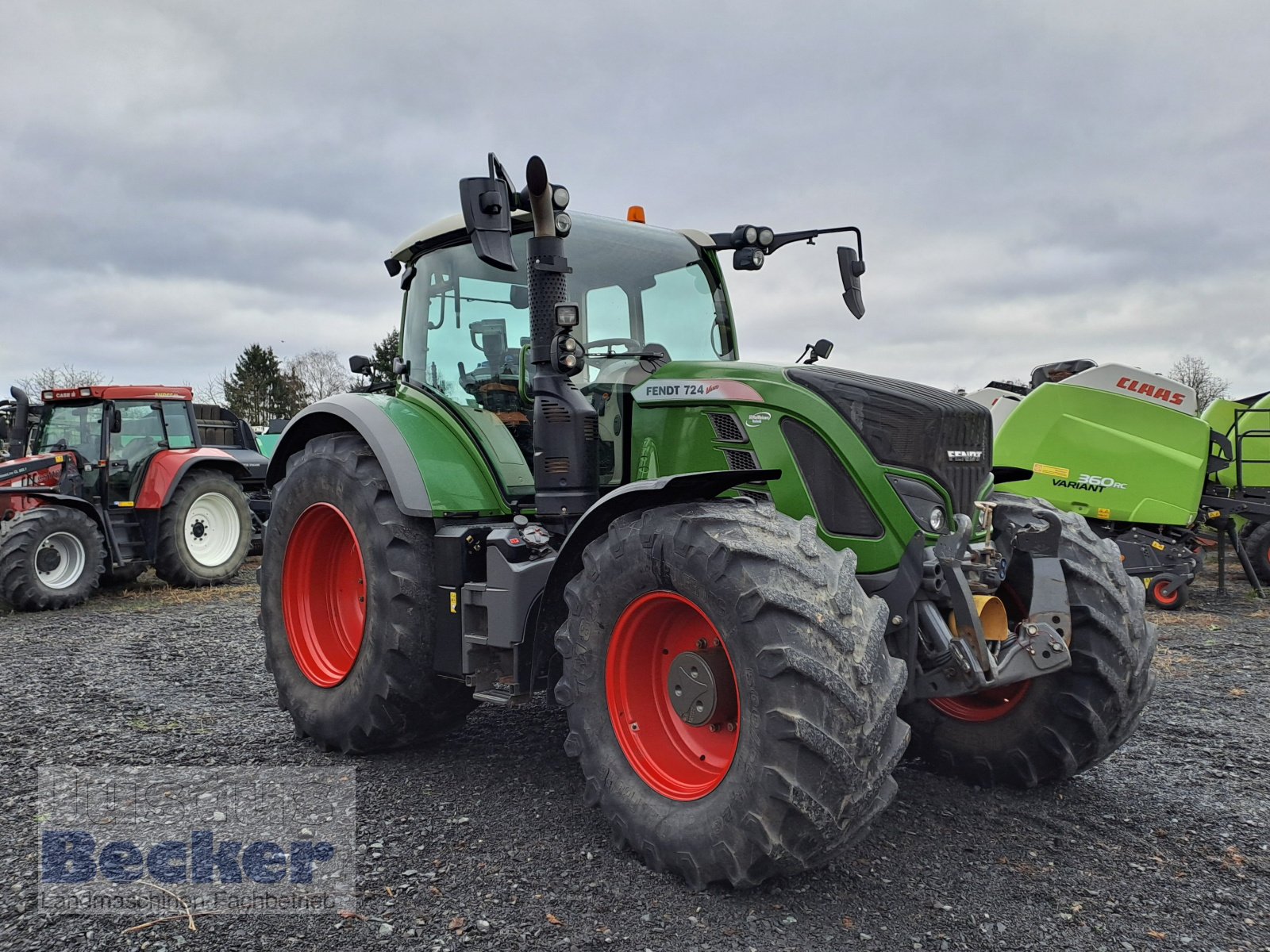 Traktor van het type Fendt 724 Vario Power, Gebrauchtmaschine in Weimar-Niederwalgern (Foto 3)