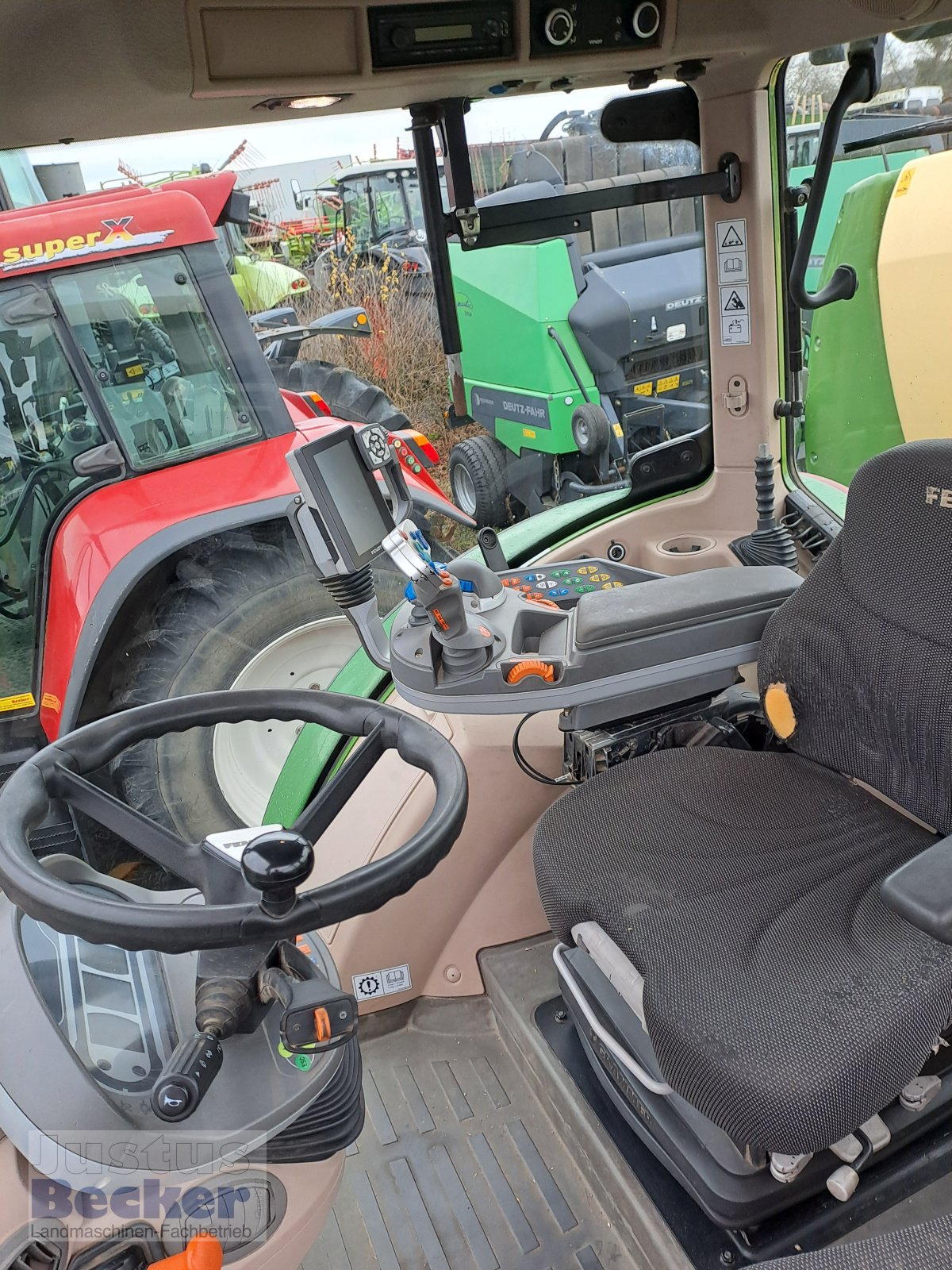 Traktor van het type Fendt 724 Vario Power, Gebrauchtmaschine in Weimar-Niederwalgern (Foto 6)