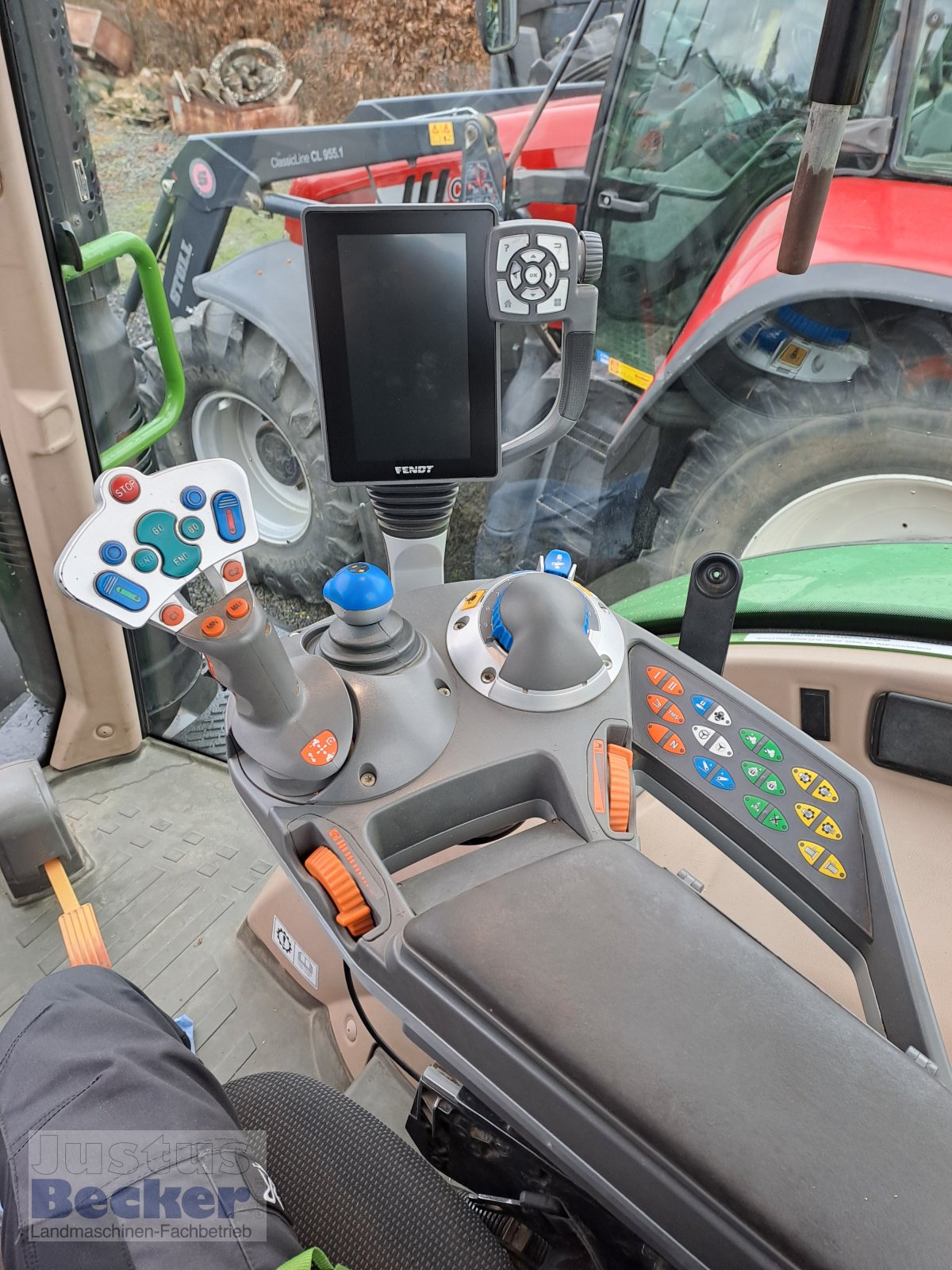 Traktor van het type Fendt 724 Vario Power, Gebrauchtmaschine in Weimar-Niederwalgern (Foto 7)