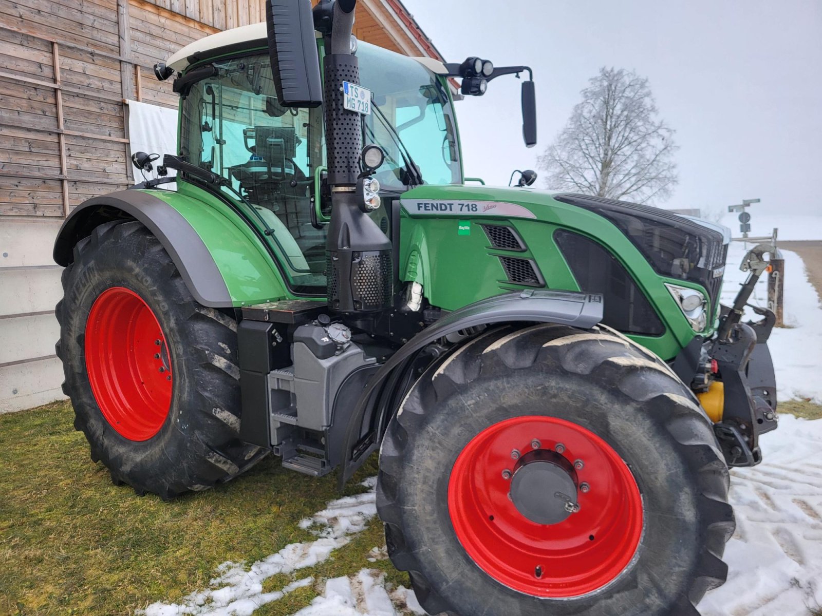 Traktor van het type Fendt 724 Vario Power, Gebrauchtmaschine in Truchtlaching (Foto 1)