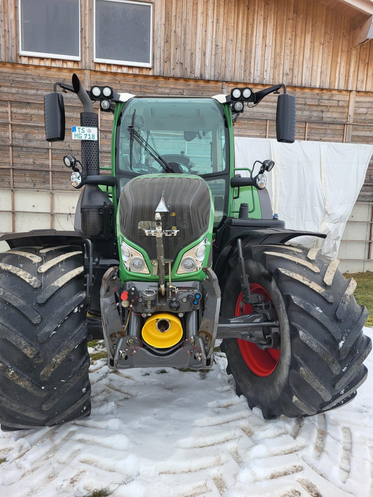 Traktor van het type Fendt 724 Vario Power, Gebrauchtmaschine in Truchtlaching (Foto 3)