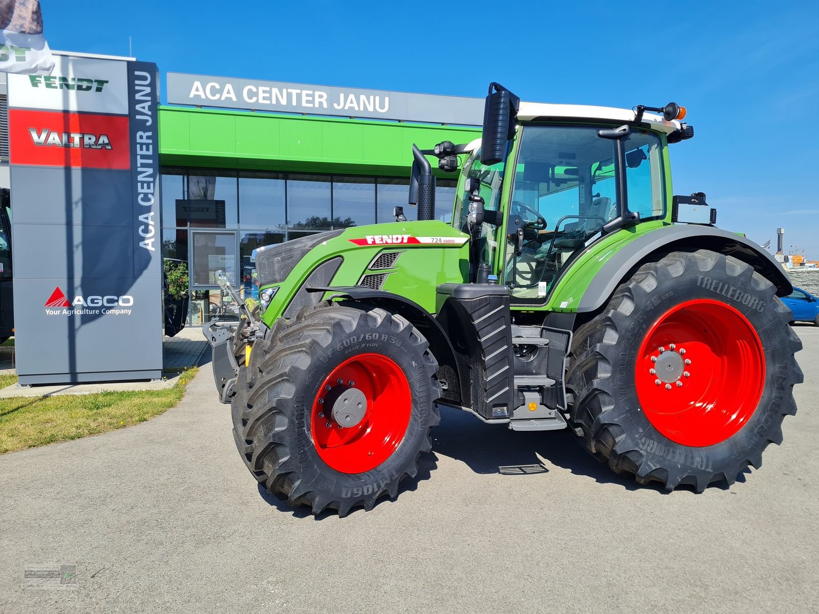 Traktor des Typs Fendt 724 Vario Profi+, Gebrauchtmaschine in Gerasdorf (Bild 1)