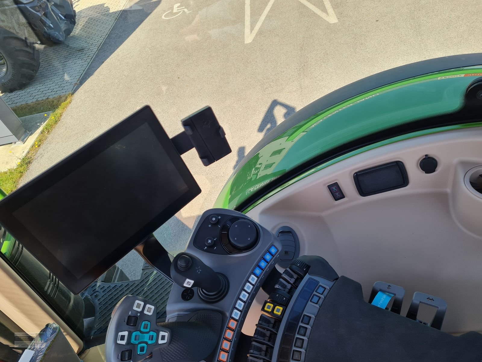 Traktor des Typs Fendt 724 Vario Profi+, Gebrauchtmaschine in Gerasdorf (Bild 11)