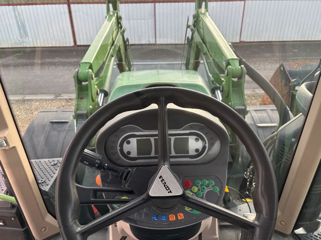 Traktor of the type Fendt 724 VARIO PROFI +, Gebrauchtmaschine in VERT TOULON (Picture 10)