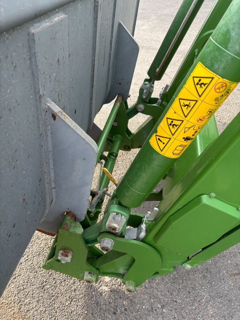 Traktor of the type Fendt 724 VARIO PROFI +, Gebrauchtmaschine in VERT TOULON (Picture 3)