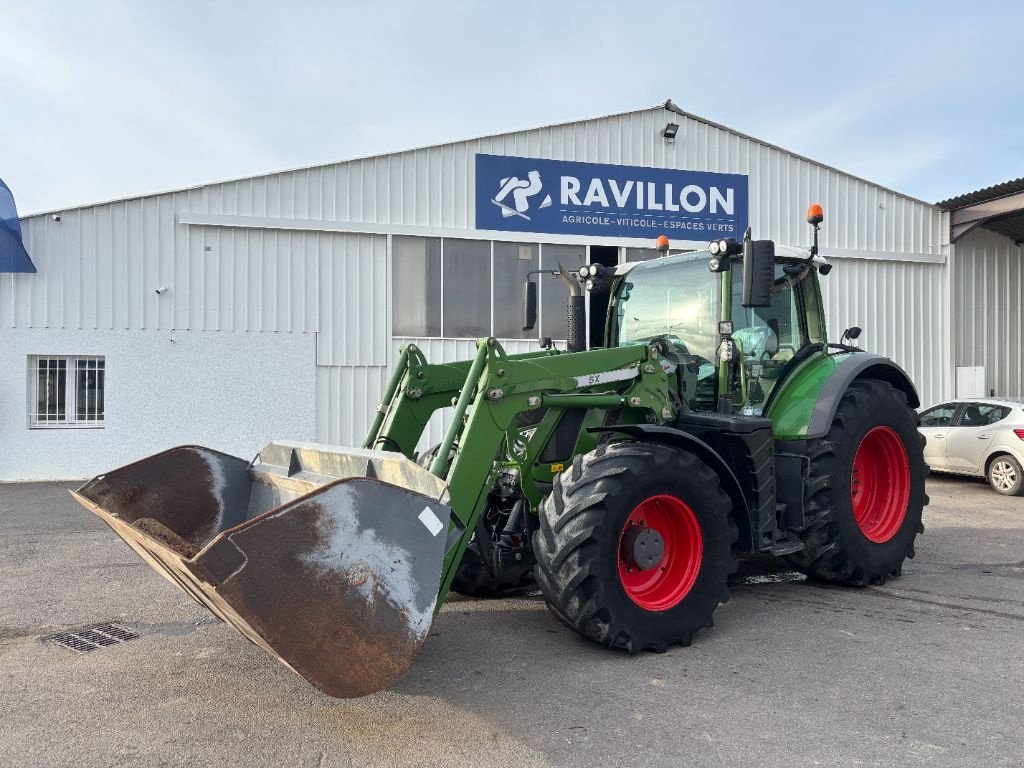 Traktor of the type Fendt 724 VARIO PROFI +, Gebrauchtmaschine in VERT TOULON (Picture 2)