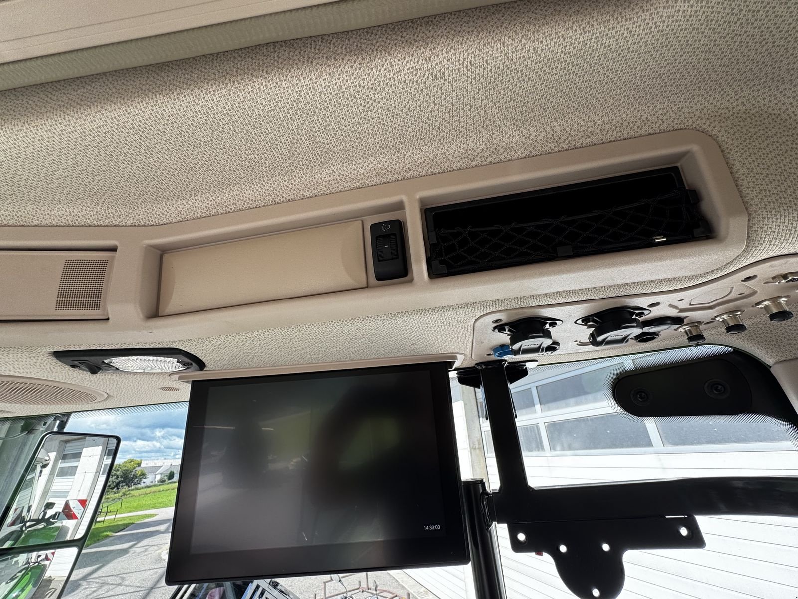 Traktor van het type Fendt 724 Vario Profi+, Vorführmaschine in Traberg (Foto 14)