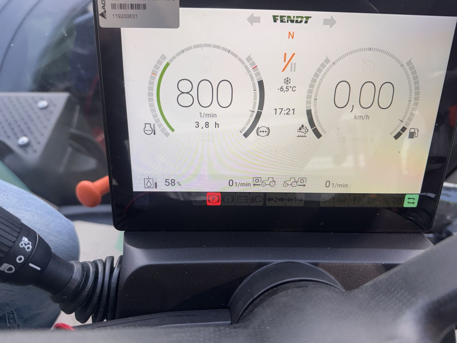 Traktor van het type Fendt 724 Vario Profi+, Neumaschine in Traberg (Foto 7)