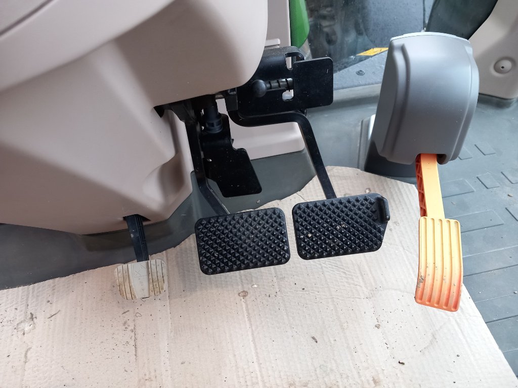 Traktor typu Fendt 724 VARIO PROFI +, Gebrauchtmaschine v Saint-Rémy (Obrázok 5)