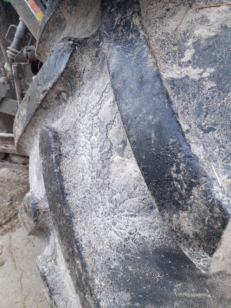 Traktor typu Fendt 724 VARIO PROFI +, Gebrauchtmaschine v Saint-Affrique (Obrázek 7)