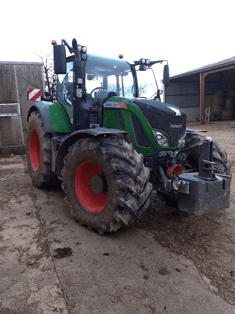 Traktor typu Fendt 724 VARIO PROFI +, Gebrauchtmaschine v Saint-Affrique (Obrázek 2)