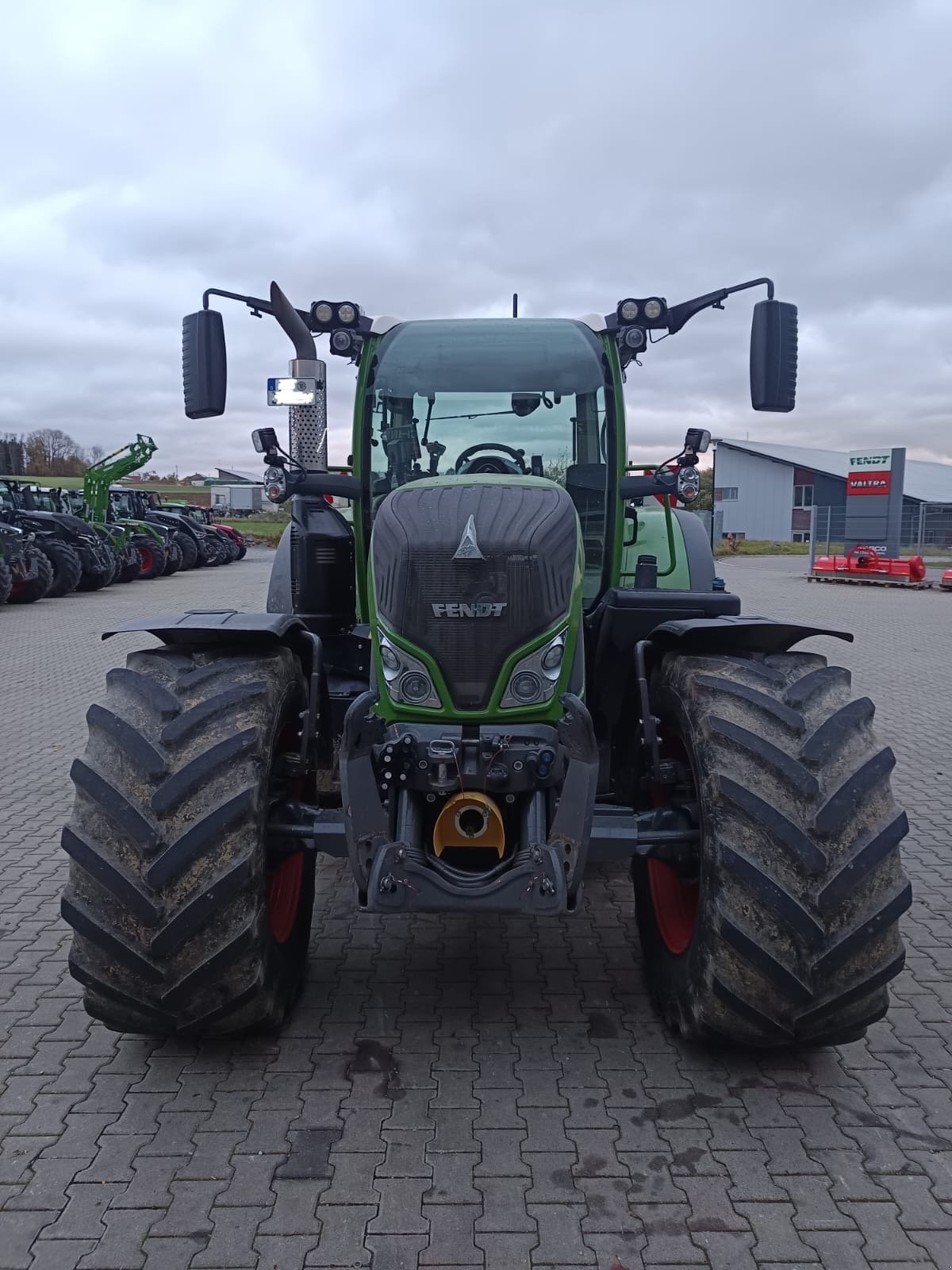 Traktor van het type Fendt 724 Vario Profi+   Motor neu, Gebrauchtmaschine in Pfullendorf (Foto 7)