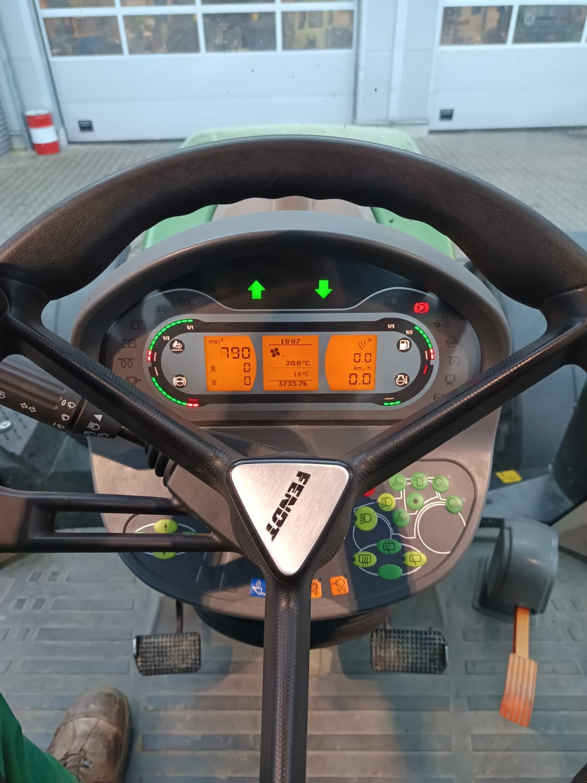 Traktor van het type Fendt 724 Vario Profi+   Motor neu, Gebrauchtmaschine in Pfullendorf (Foto 11)