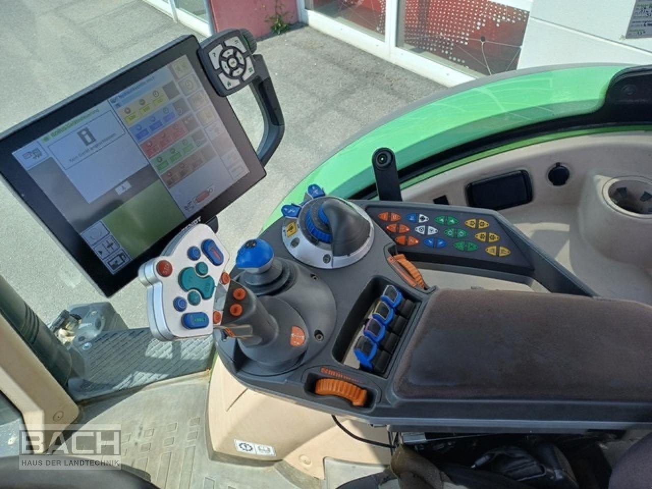 Traktor типа Fendt 724 VARIO PROFI PLUS, Gebrauchtmaschine в Boxberg-Seehof (Фотография 4)