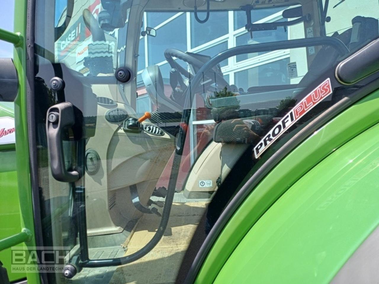 Traktor типа Fendt 724 VARIO PROFI PLUS, Gebrauchtmaschine в Boxberg-Seehof (Фотография 5)