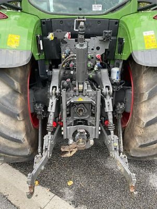 Traktor des Typs Fendt 724 VARIO PROFI PLUS, Gebrauchtmaschine in Monferran-Savès (Bild 4)