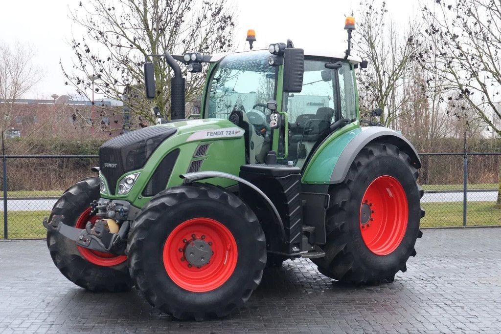 Traktor tip Fendt 724 VARIO PROFI S4 FRONT PTO 50 KM/H ZULASSUNG, Gebrauchtmaschine in Marknesse (Poză 1)
