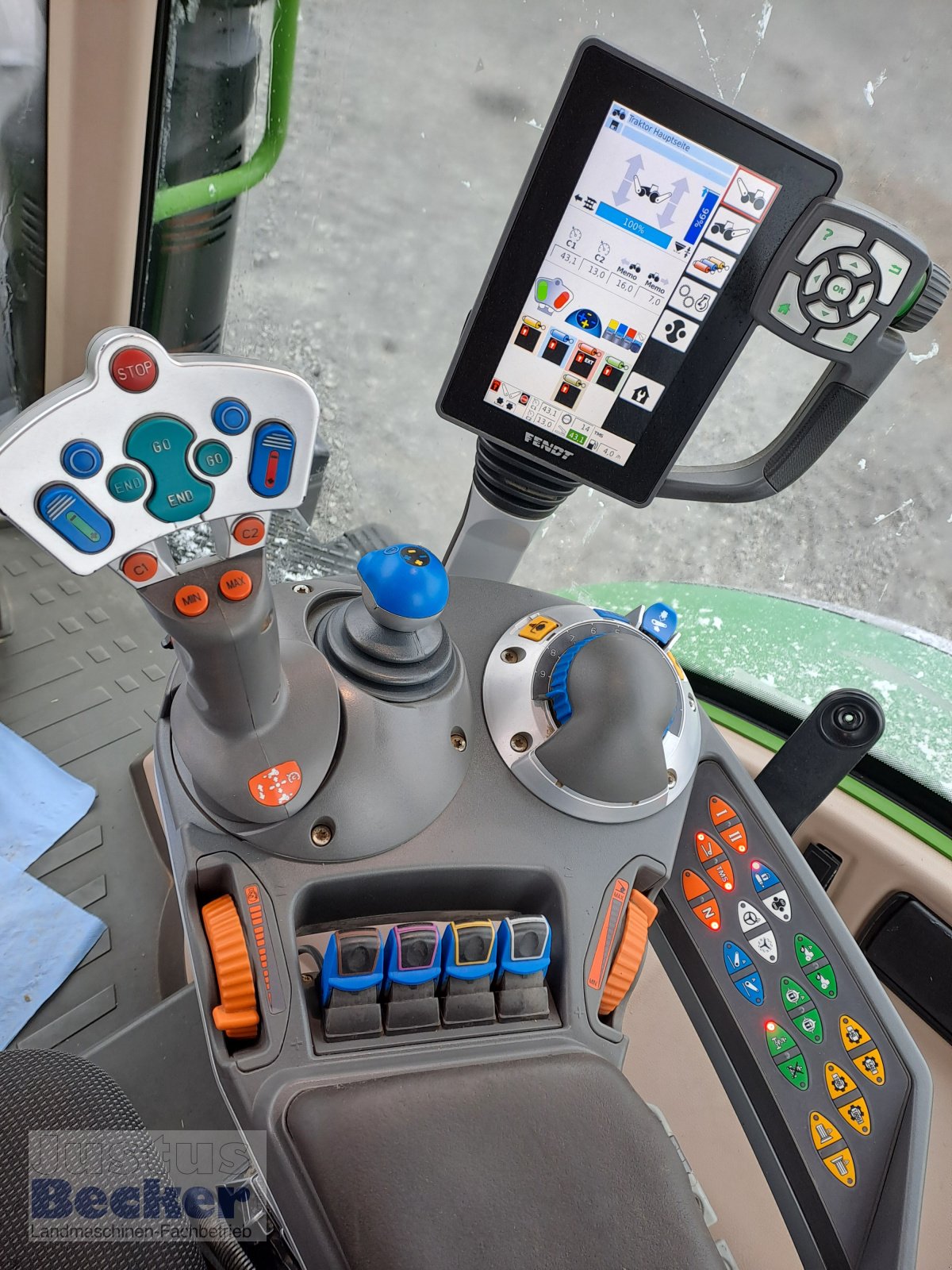 Traktor typu Fendt 724 Vario Profi, Gebrauchtmaschine v Weimar-Niederwalgern (Obrázek 10)