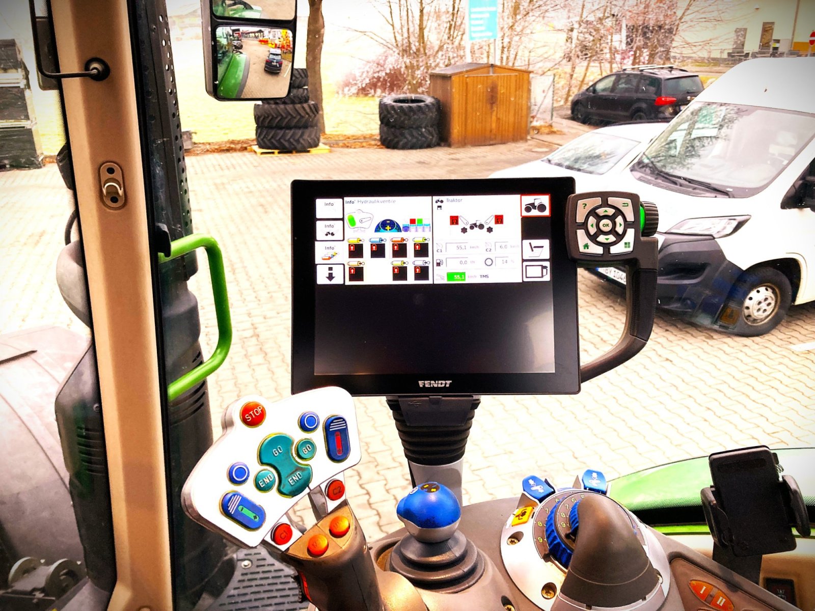 Traktor of the type Fendt 724 Vario Profi, Gebrauchtmaschine in Murnau (Picture 13)