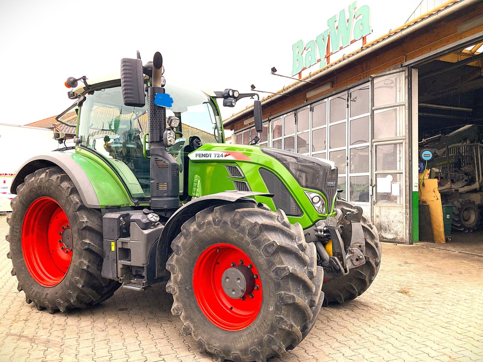 Traktor of the type Fendt 724 Vario Profi, Gebrauchtmaschine in Murnau (Picture 1)