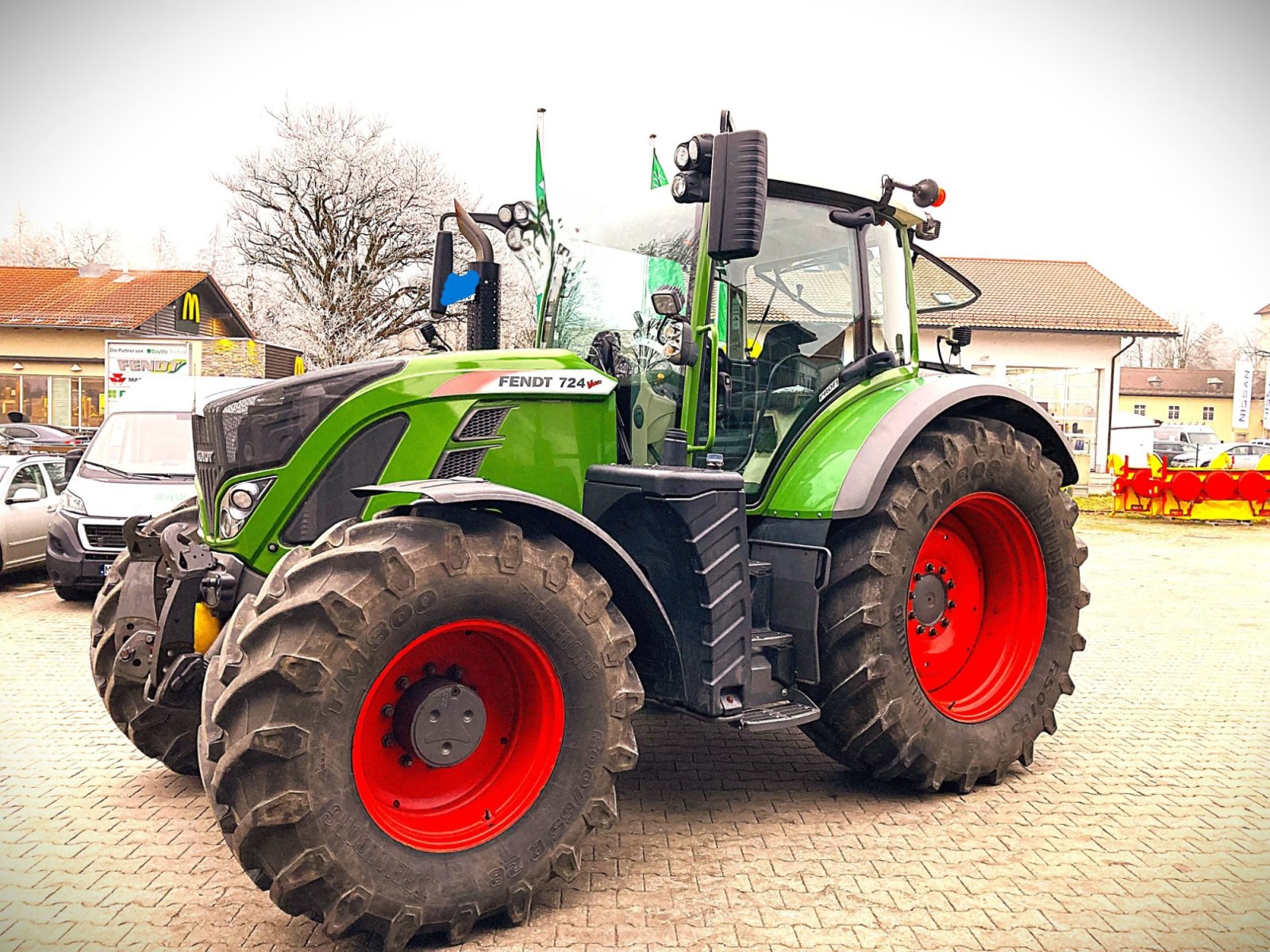 Traktor of the type Fendt 724 Vario Profi, Gebrauchtmaschine in Murnau (Picture 3)