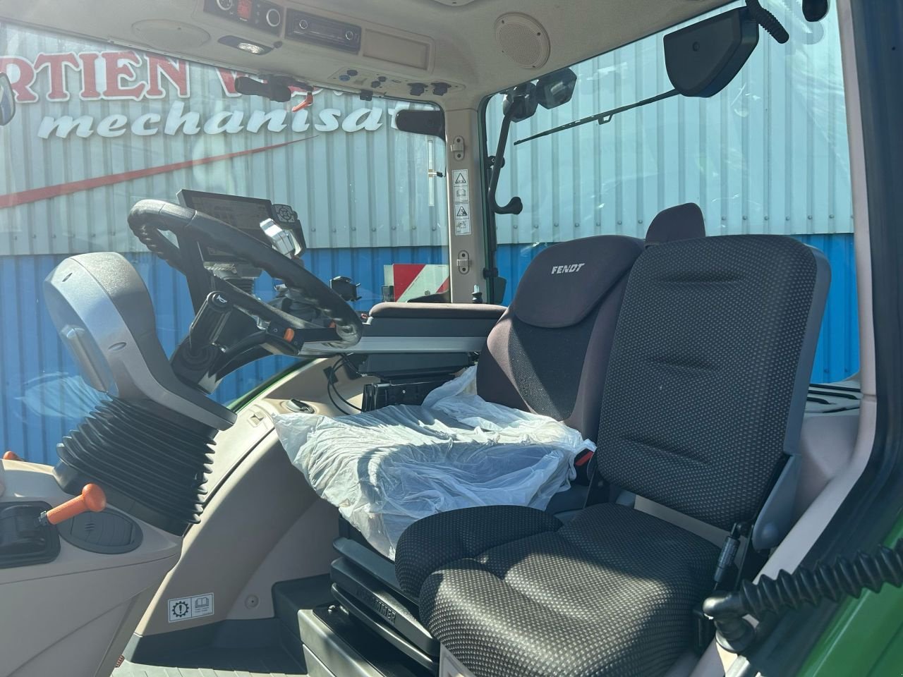 Traktor des Typs Fendt 724 vario ProfiPlus, Gebrauchtmaschine in Joure (Bild 11)