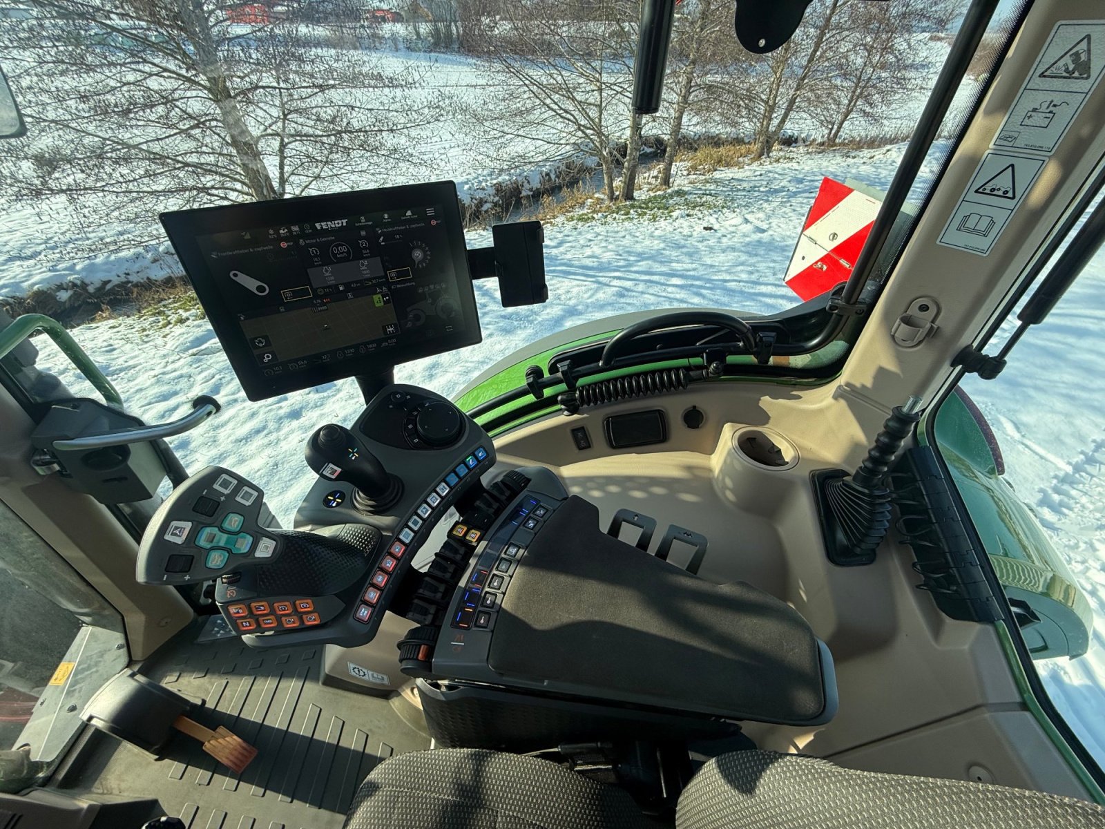 Traktor of the type Fendt 724 Vario ProfiPlus, Gebrauchtmaschine in Neureichenau (Picture 18)