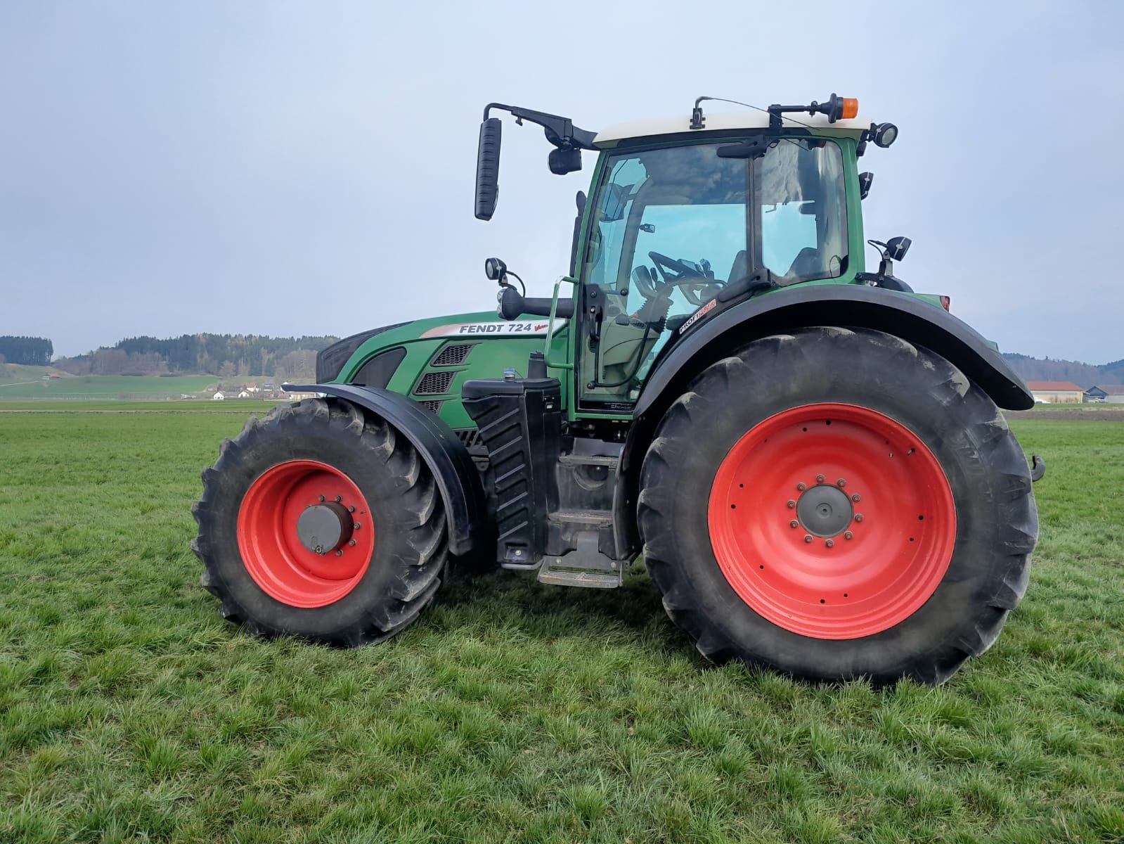 Traktor a típus Fendt 724 Vario ProfiPlus, Gebrauchtmaschine ekkor: Dirlewang (Kép 2)