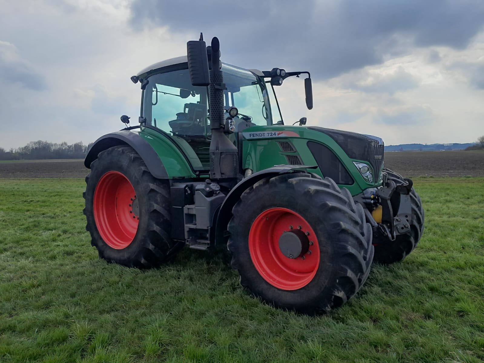 Traktor a típus Fendt 724 Vario ProfiPlus, Gebrauchtmaschine ekkor: Dirlewang (Kép 3)
