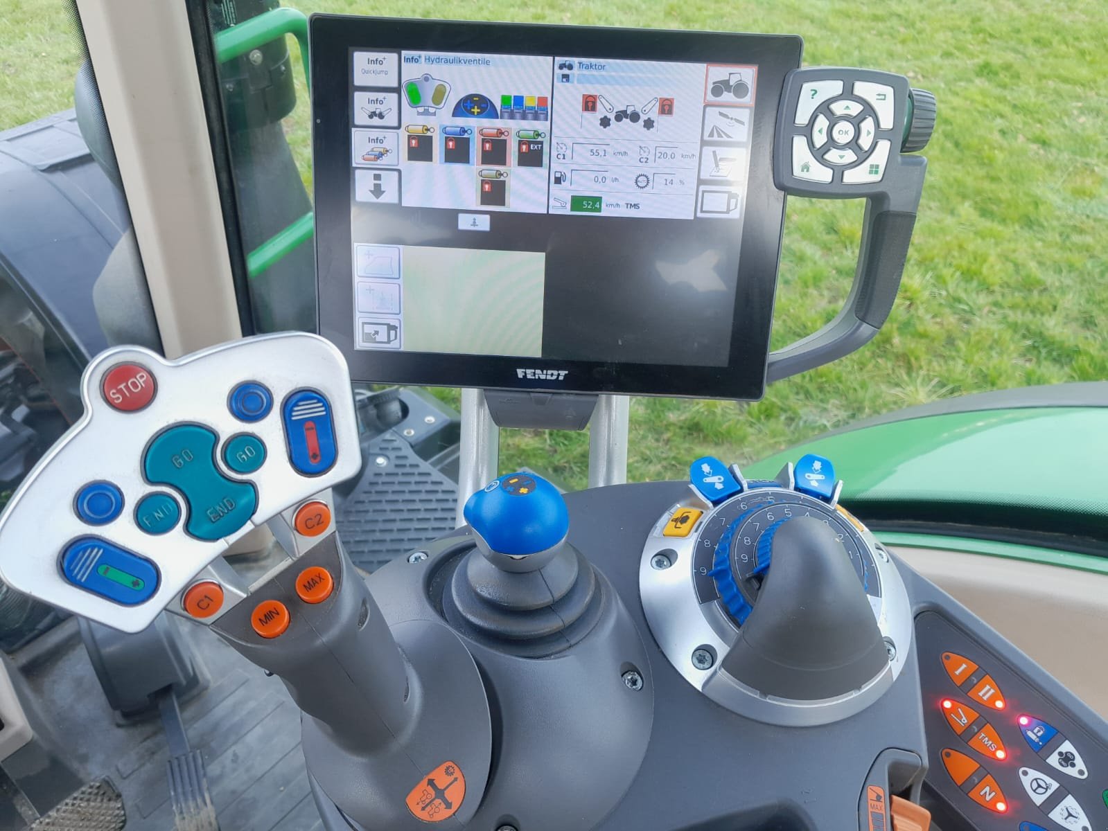 Traktor a típus Fendt 724 Vario ProfiPlus, Gebrauchtmaschine ekkor: Dirlewang (Kép 7)