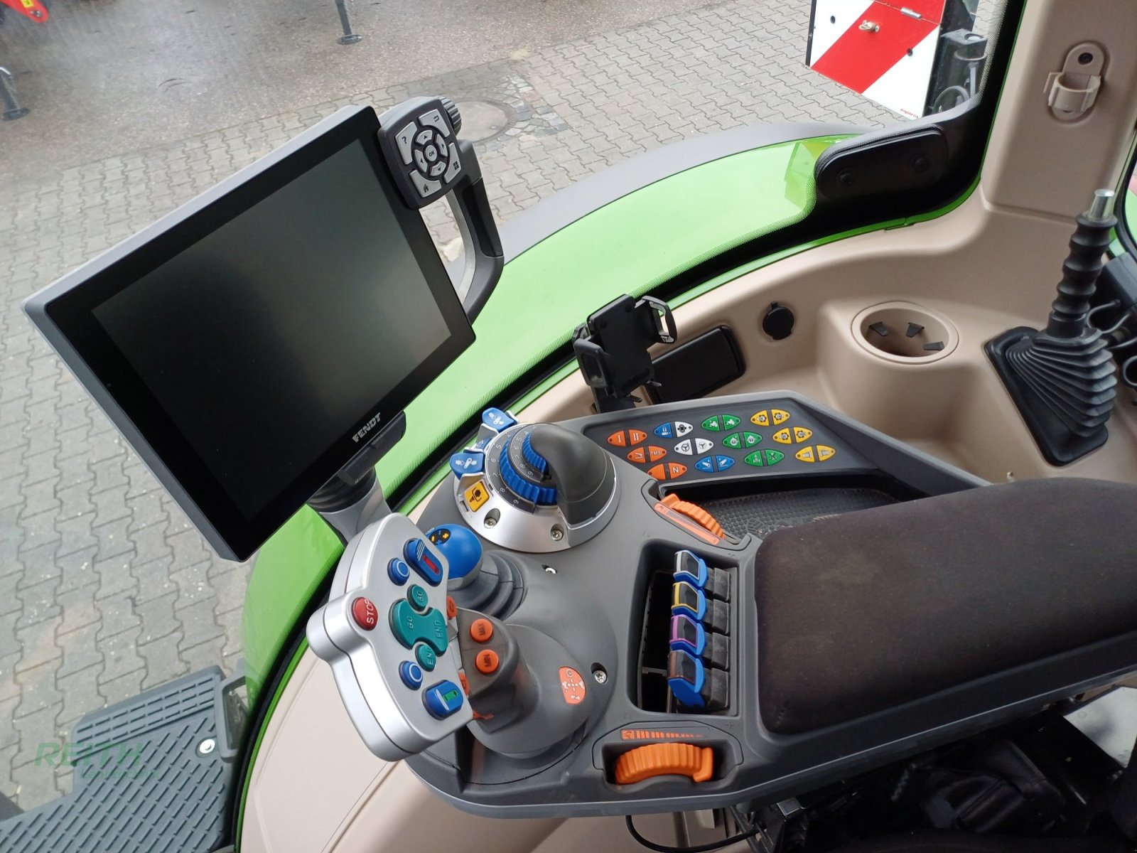 Traktor typu Fendt 724 Vario ProfiPlus, Gebrauchtmaschine w Wolnzach (Zdjęcie 16)