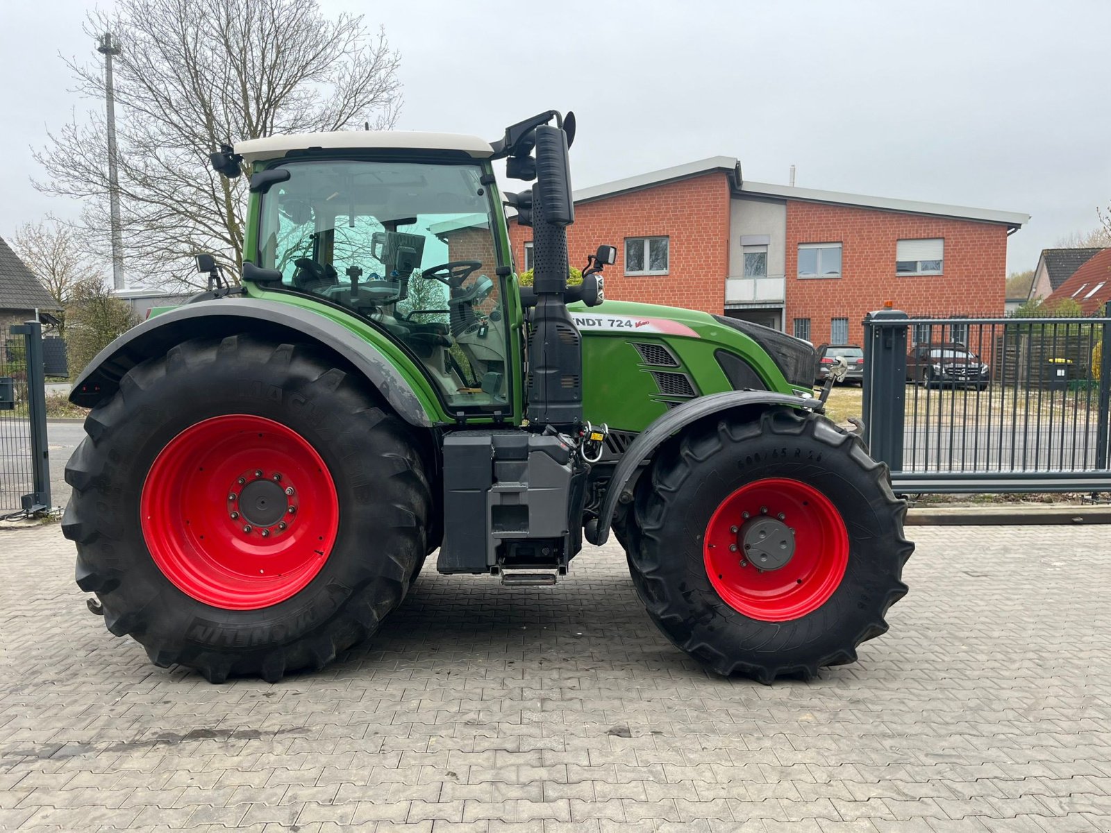 Traktor za tip Fendt 724 Vario ProfiPlus, Gebrauchtmaschine u Issum (Slika 4)