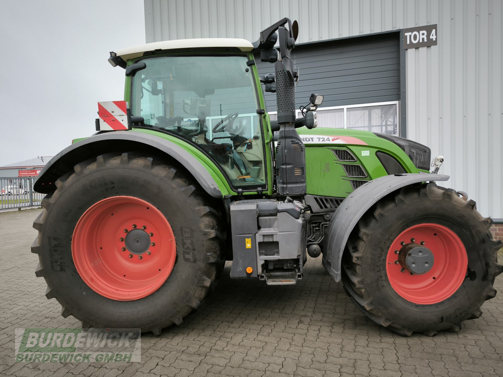 Traktor del tipo Fendt 724 Vario ProfiPlus, Gebrauchtmaschine In Lamstedt (Immagine 4)