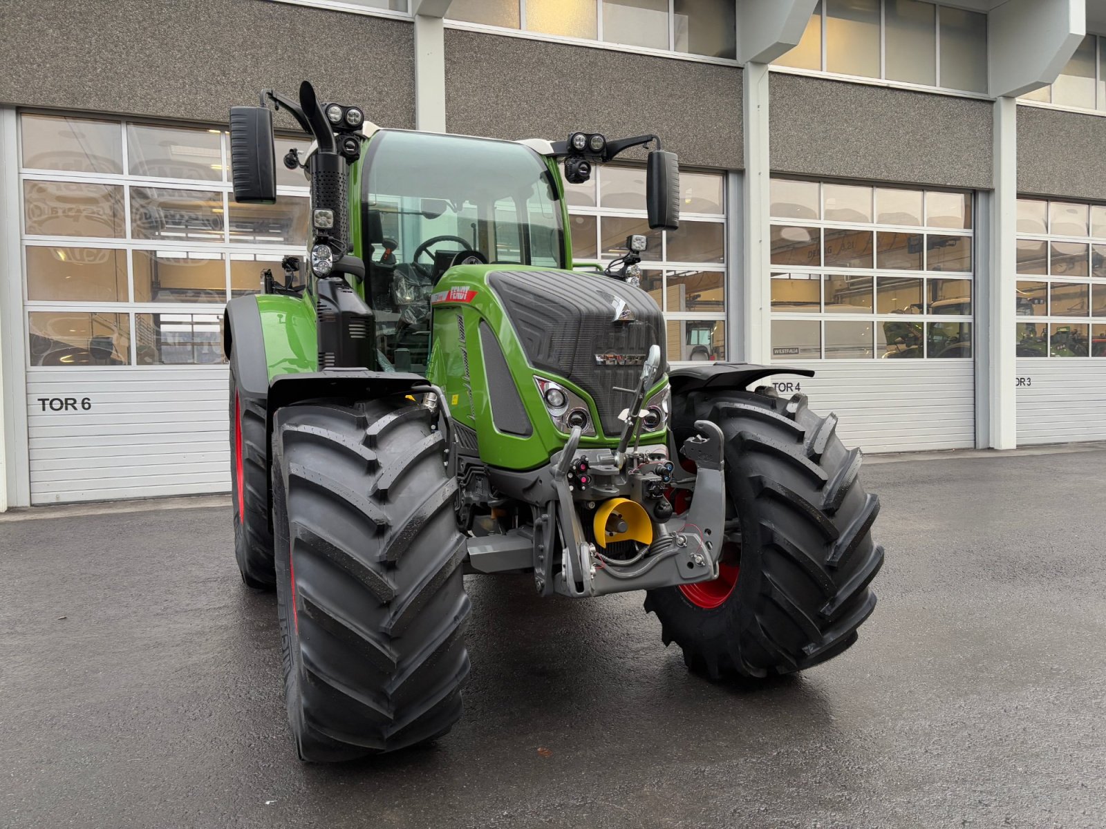 Traktor des Typs Fendt 724 Vario ProfiPlus, Neumaschine in Frastanz (Bild 4)