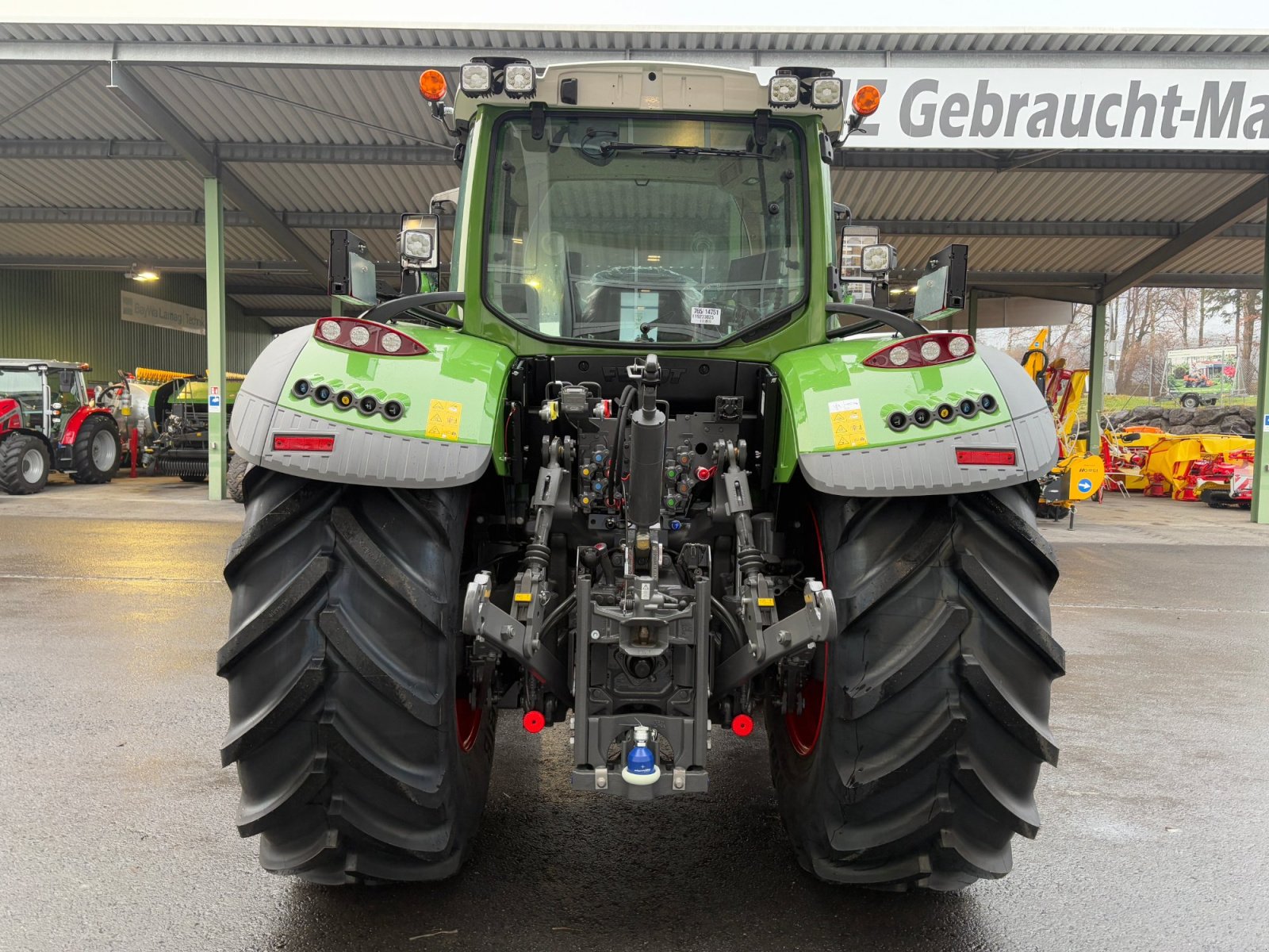 Traktor des Typs Fendt 724 Vario ProfiPlus, Neumaschine in Frastanz (Bild 9)