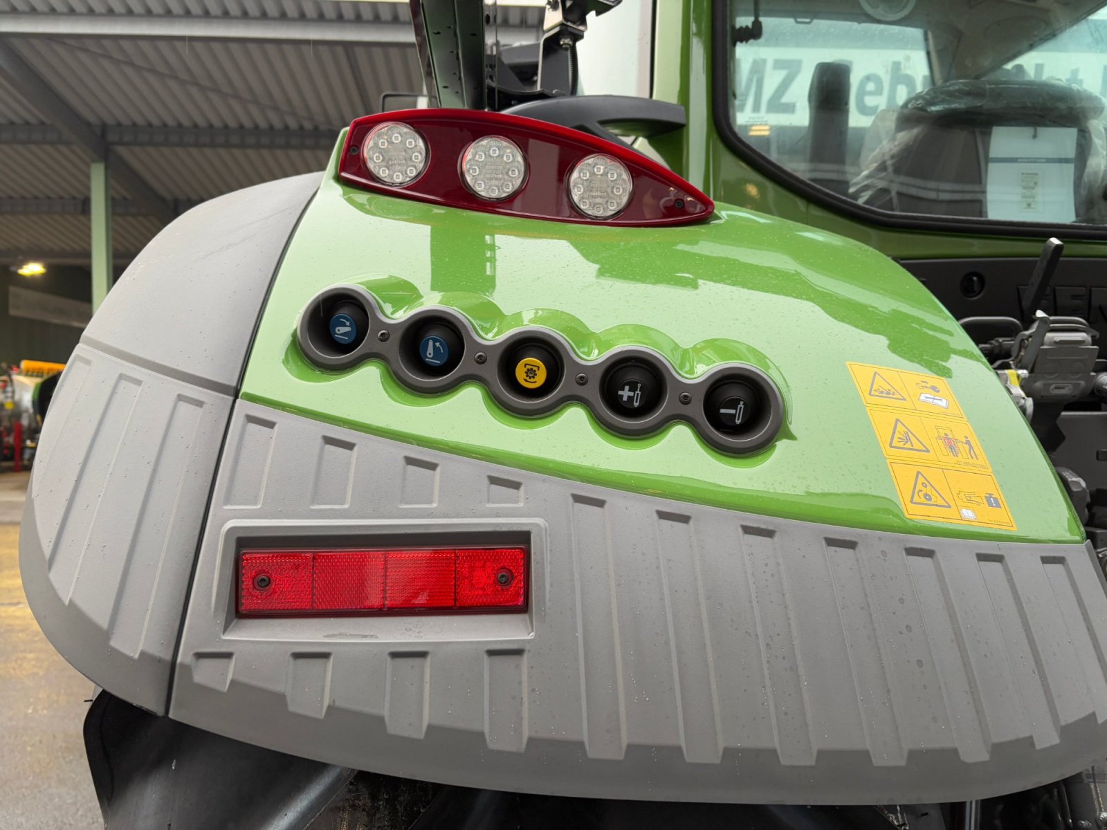 Traktor des Typs Fendt 724 Vario ProfiPlus, Neumaschine in Frastanz (Bild 15)
