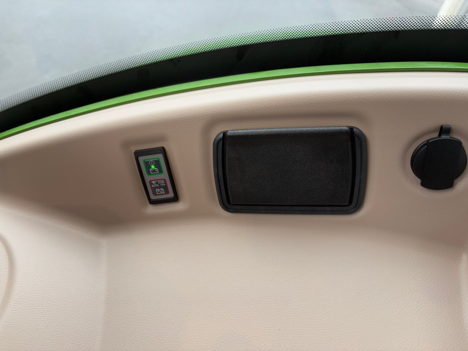 Traktor des Typs Fendt 724 Vario ProfiPlus, Neumaschine in Frastanz (Bild 22)