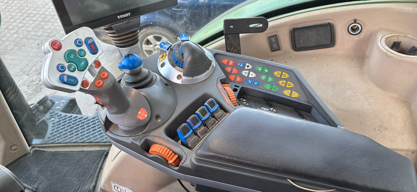 Traktor типа Fendt 724 Vario ProfiPlus, Gebrauchtmaschine в Donaueschingen (Фотография 7)