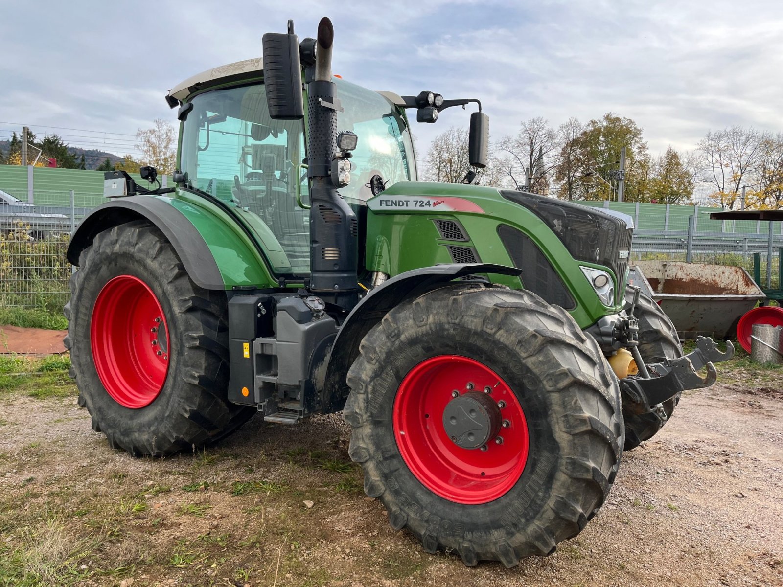 Traktor типа Fendt 724 Vario ProfiPlus, Gebrauchtmaschine в Karlsruhe (Фотография 2)