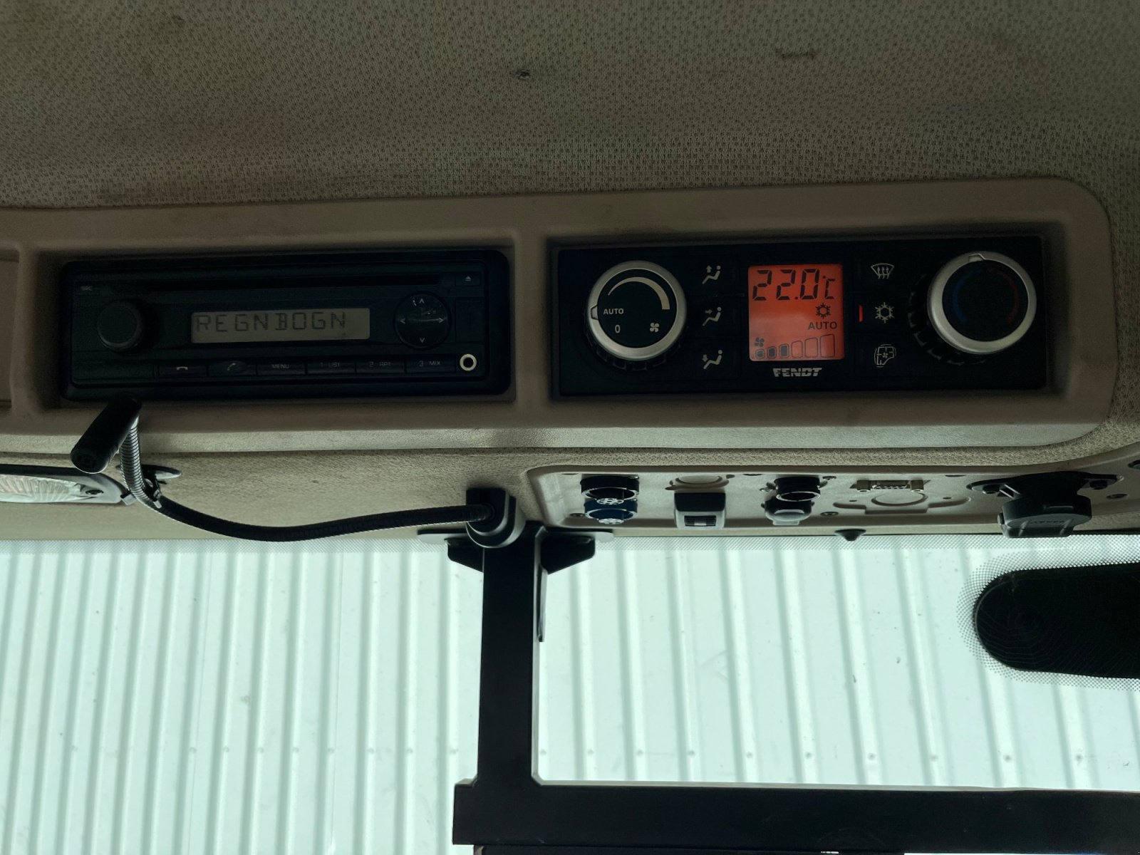 Traktor типа Fendt 724 Vario ProfiPlus, Gebrauchtmaschine в Karlsruhe (Фотография 8)