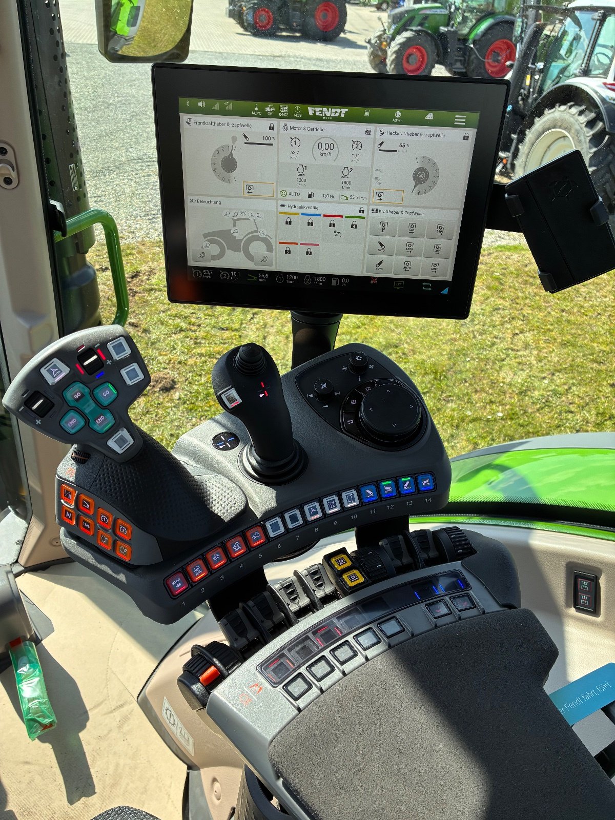 Traktor a típus Fendt 724 Vario ProfiPlus, Neumaschine ekkor: Pfullendorf (Kép 13)