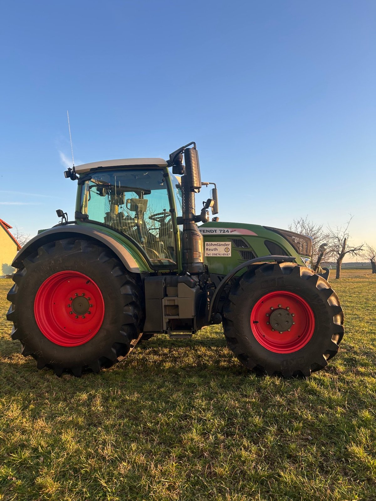 Traktor des Typs Fendt 724 Vario ProfiPlus, Gebrauchtmaschine in Neuendettelsau (Bild 1)