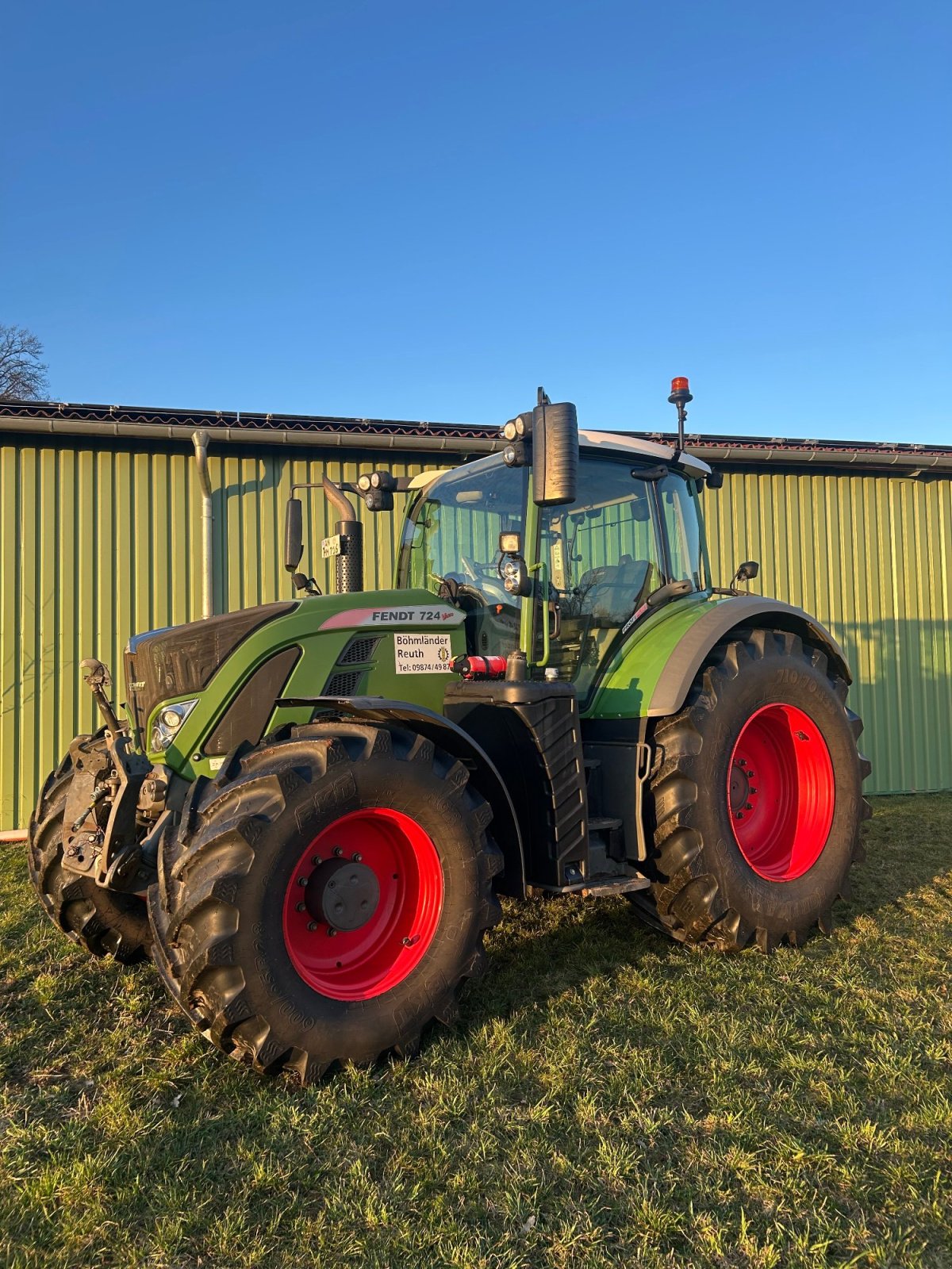 Traktor des Typs Fendt 724 Vario ProfiPlus, Gebrauchtmaschine in Neuendettelsau (Bild 3)