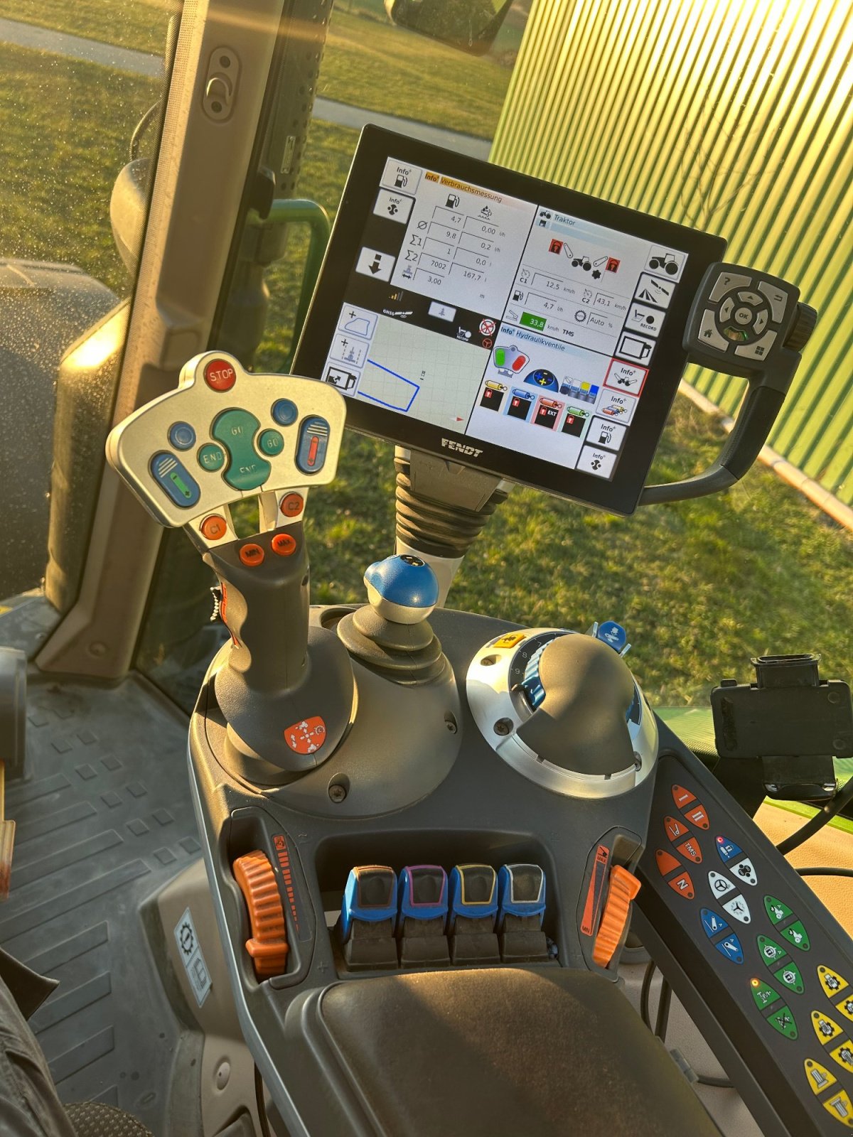 Traktor des Typs Fendt 724 Vario ProfiPlus, Gebrauchtmaschine in Neuendettelsau (Bild 8)