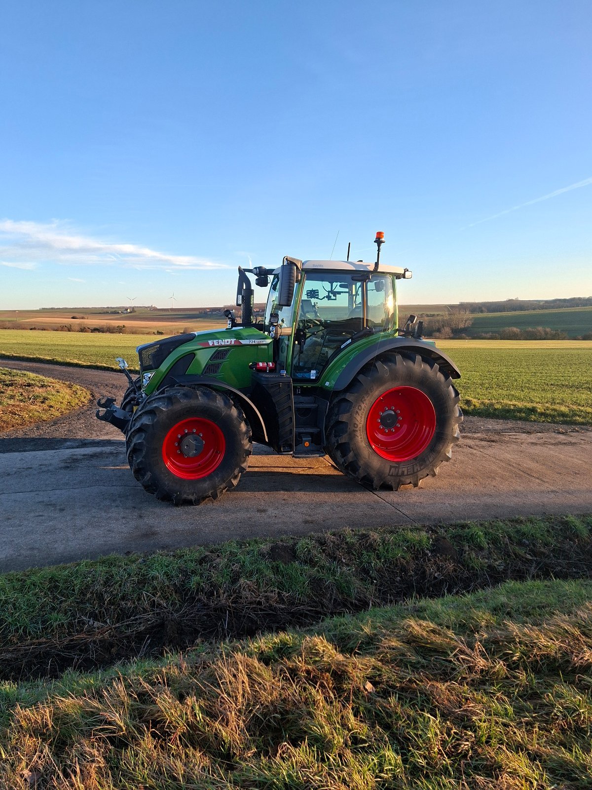 Traktor Türe ait Fendt 724 Vario ProfiPlus, Gebrauchtmaschine içinde Riedenheim (resim 1)